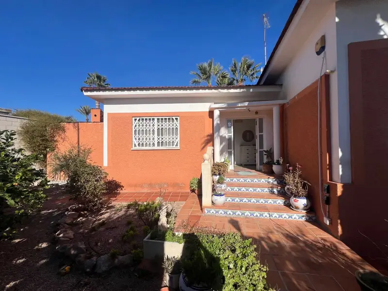 Chalet en alquiler en El Campello, Alicante