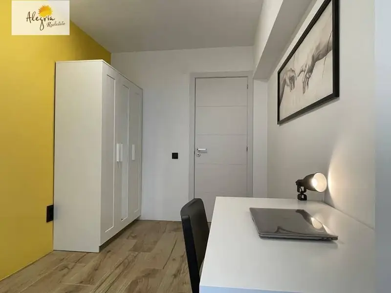 Piso 4 habitaciones reformado Ciutat Fallera Valencia