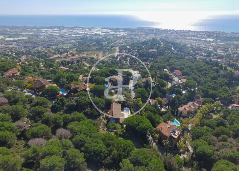 Solar en Venta Premia de Dalt 1412m2 Casa Unifamiliar