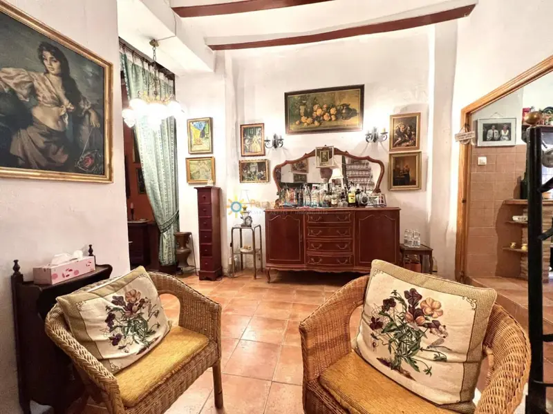 Casa en venta en El Palomar Valencia 274m2 3 plantas renovada