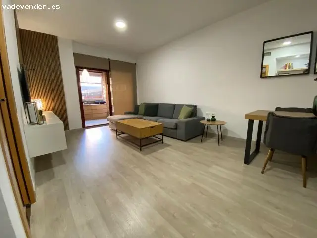 Planta Baja con Piscina y Padel en Residencial Altamar