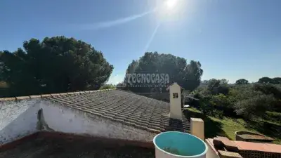 Casa rústica en venta en Utrera