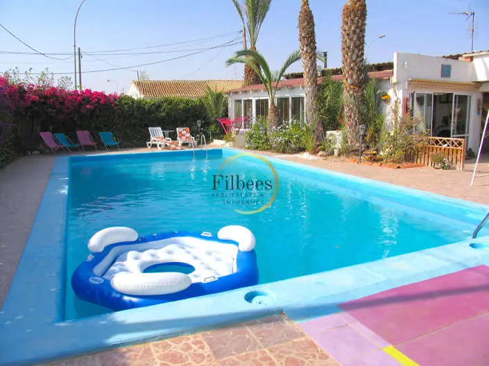 6 Bed Villa for sale
