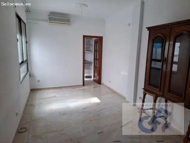 Planta Baja Amplia en Calle Jaen 4 Dormitorios 2 Baños Patio