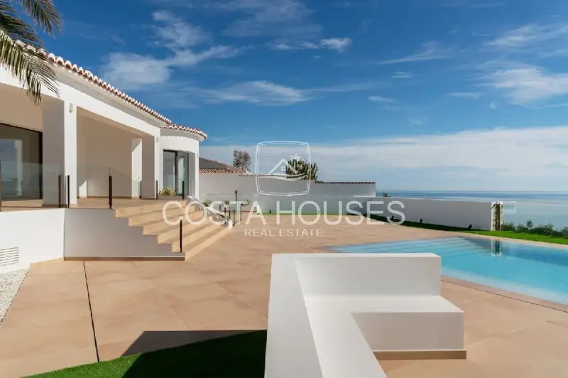 Villa de Lujo en Javea con Vistas al Mar