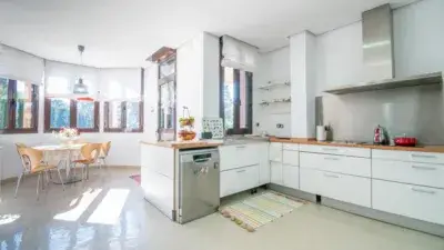 Chalet de Lujo en Granada con Piscina y Jardin