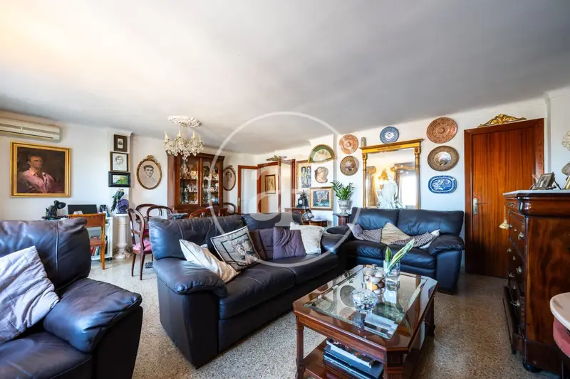 Ático en venta Plaza Olivar Palma 4 habitaciones 2 baños reformado