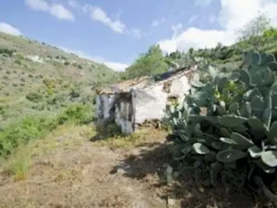 Terreno con Ruina en Cómpeta Vistas Montaña y Mar