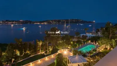 Villa Histórica en Villefranche-sur-Mer con Vistas al Mar
