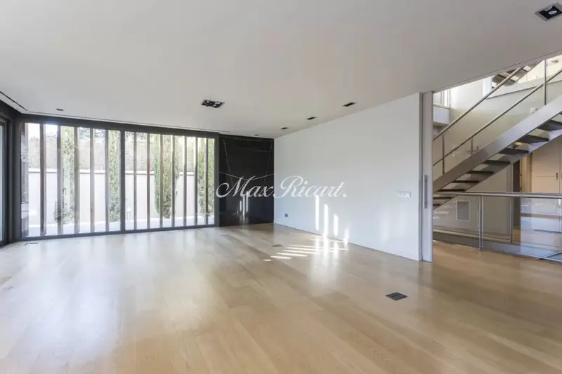 Casa de Lujo en La Bonanova Barcelona 700m2 Jardin Piscina