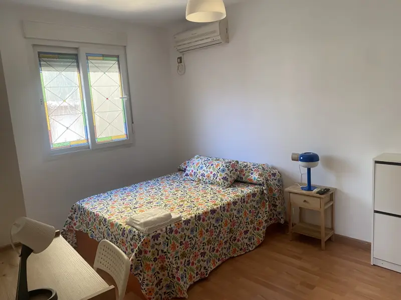 Habitacion Alquiler Malaga Apartamento Femenino