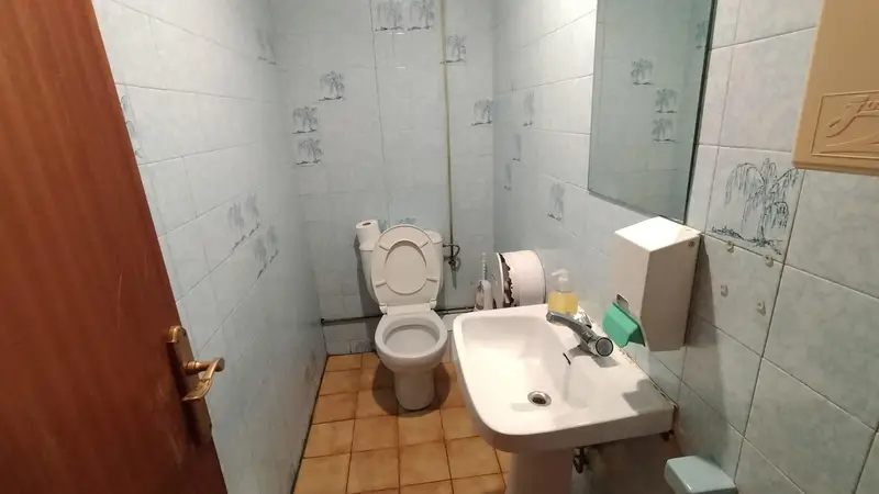 Casa Adosada en Venta: Bar Restaurante con Posibilidad de Vivienda