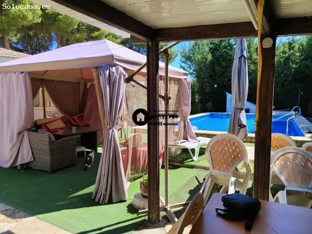 Parcela con Vivienda 4 Dormitorios y Piscina Cerca Albacete