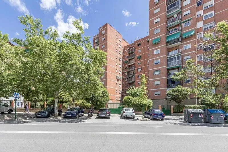 Piso Estudiantes Cartuja Granada 4 Dormitorios 2 Baños