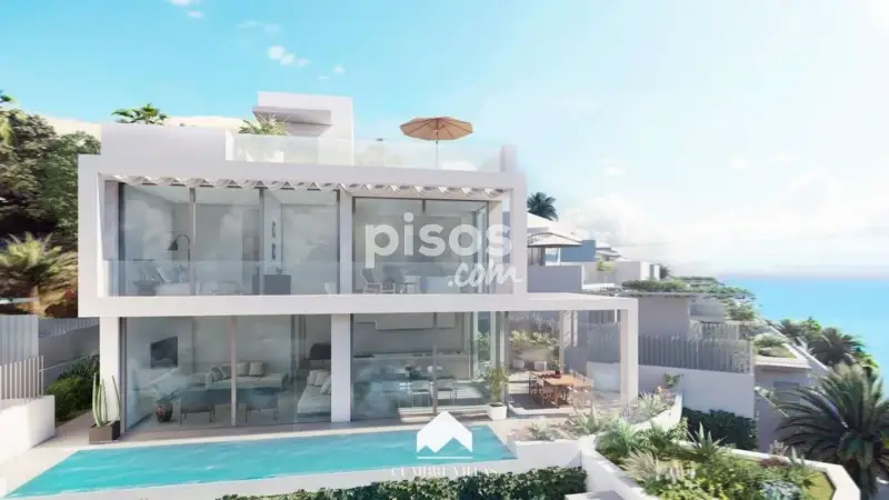 Villa de Lujo en Almuñécar con Vistas al Mar y Acceso a Club de Playa