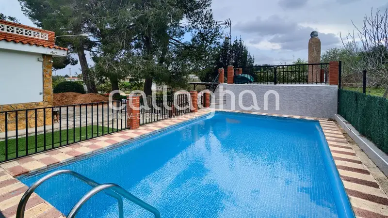 Chalet en Venta Torrent Valencia Piscina 4 Dormitorios