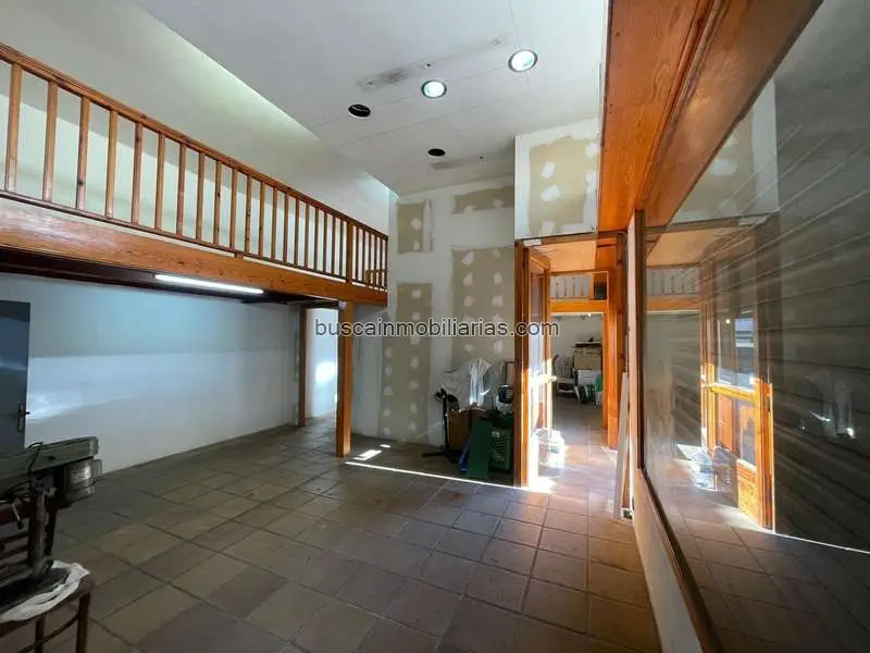 Local Comercial en Mataró: Excelente Ubicación y Visibilidad
