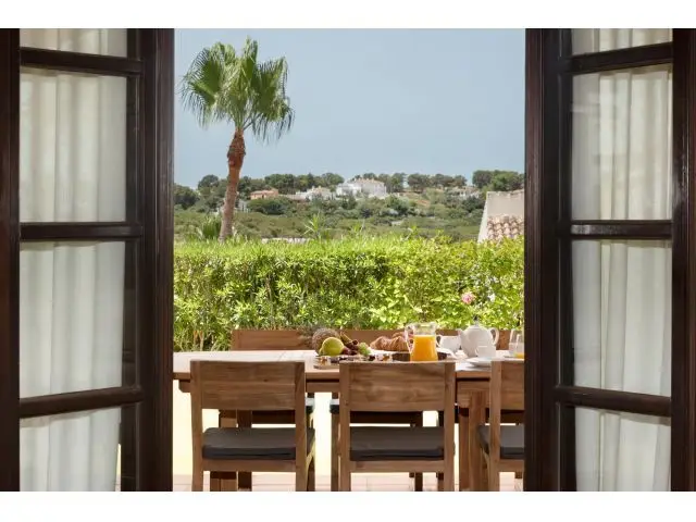 Villa en Sotogrande con Vistas al Golf