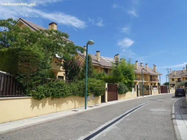 Chalet Adosado en Venta Valladolid Urbanizacion Fuente Berrocal