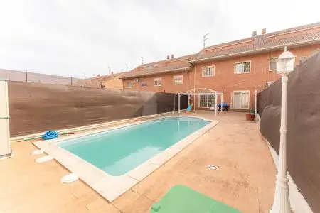 Chalet Adosado 5 Dormitorios 3 Baños Cubas de la Sagra