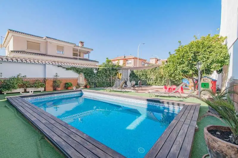Chalet de Lujo en Maracena con Piscina Privada