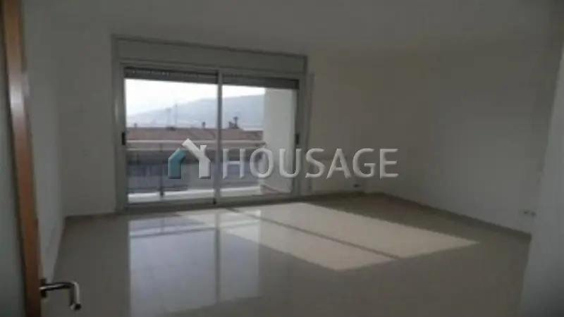 Piso en Venta Suria 2 Dormitorios 1 Baño Plaza Garaje VPO