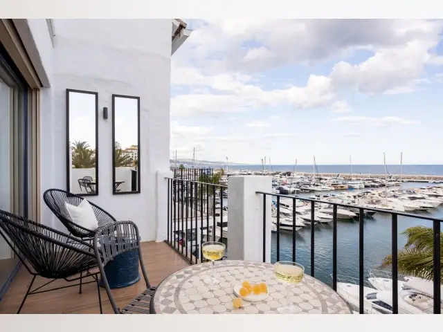 Atico en Puerto Banus con Vistas al Puerto Deportivo 2 Dormitorios