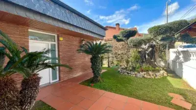 Chalet en Montemar cerca de Barcelona con piscina y jardin