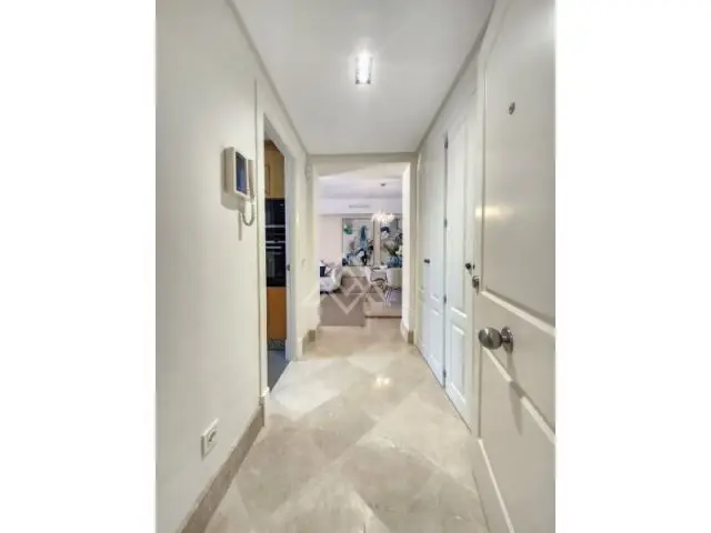 Apartamento Exclusivo en Sotogrande Marina con Vistas al Puerto