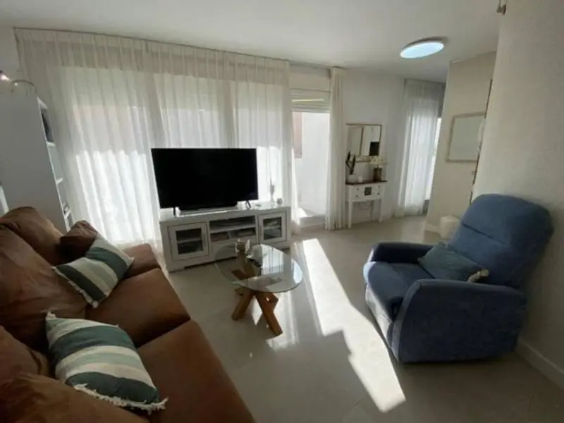Ático en Almería Centro Reformado Terraza 3 Dormitorios 2 Baños