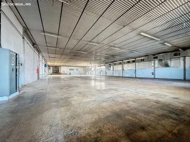 Nave Industrial en Venta Biar 3676m2 Oficinas Vestuarios Patios