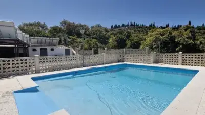 Chalet Rustico con Piscina Privada en Torrenueva Costa