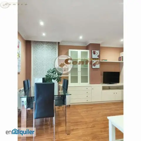 Chalet Adosado en Medicina Albacete con Patio, Garaje y Piscina