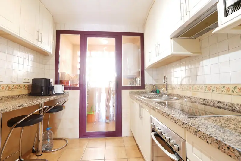 Apartamento en Calahonda con Vistas al Mar 2 Dormitorios