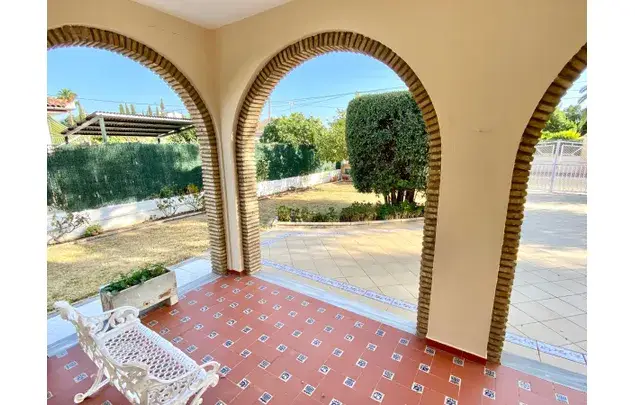 Alquiler casa 4 dormitorios 359m2 Morón de la Frontera