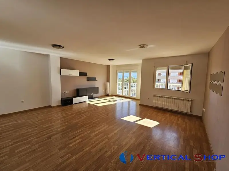 Venta Piso con garaje en Miguel Hernandez Caudete
