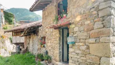 Casa en venta en Calle Serandi, Número 24