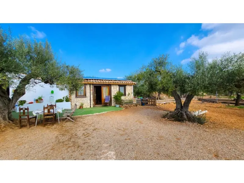 Casa Rural con Anexo de Madera en Tortosa