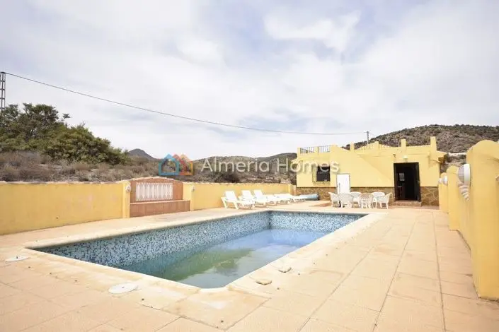 Villa 3 Dormitorios Piscina Privada Almeria