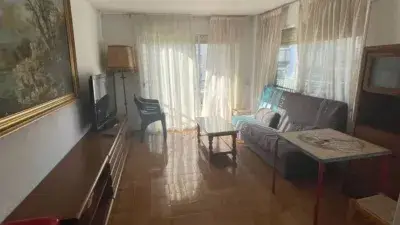 Apartamento en Alquiler Fenals 3 Dormitorios 2 Baños Piscina Parking