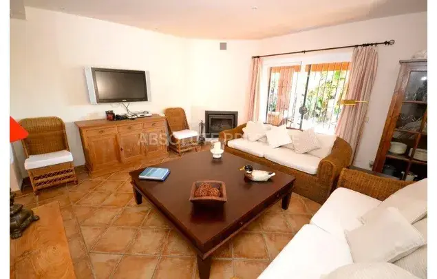 Casa en alquiler Estepona 4 dormitorios 380m2