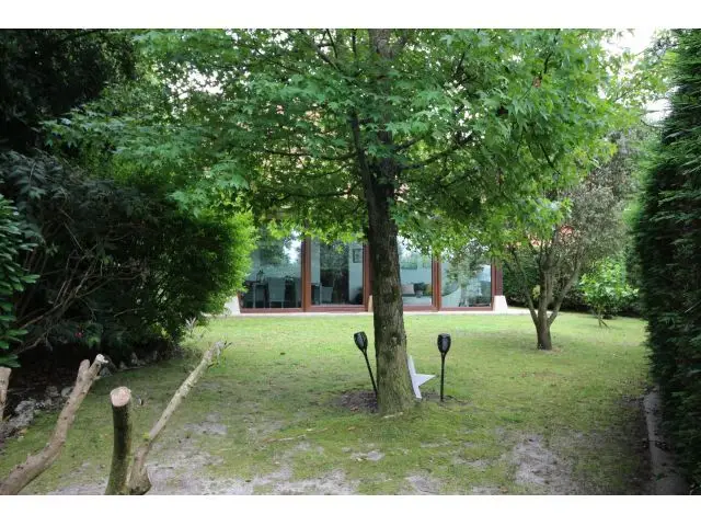 Chalet con Jardin Cerca de la Playa