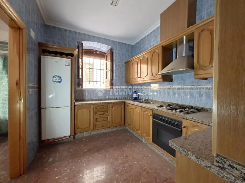 Casa adosada en Guadix 198m2 4 dormitorios