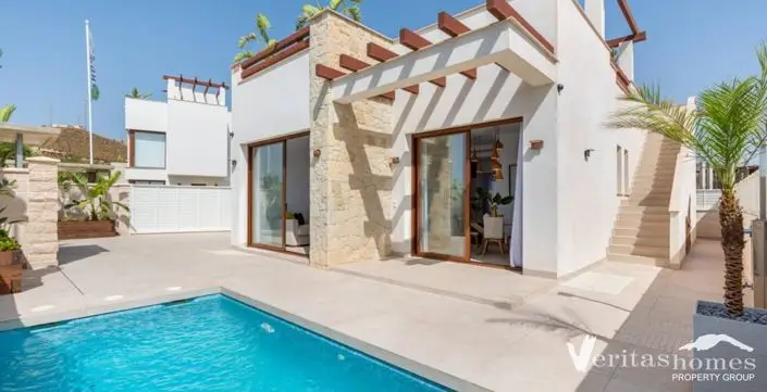 Villa 3 Dormitorios Vera Playa Piscina Privada
