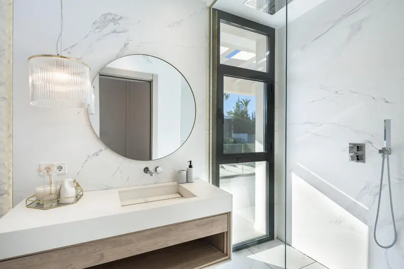 Villa Moderna 4 Dormitorios Nueva Andalucía Marbella