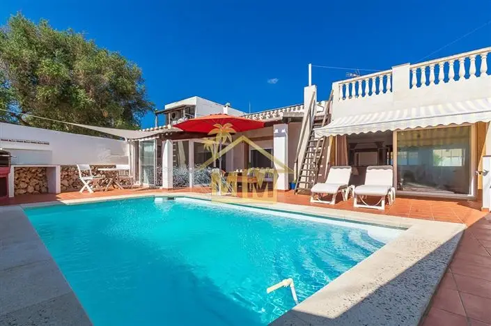 Casa 3 Dormitorios Trebaluger 380m2 Piscina