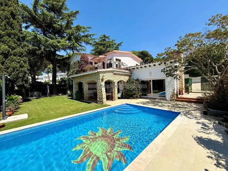Chalet en Venta S Agaro con Piscina Jardin y Garaje
