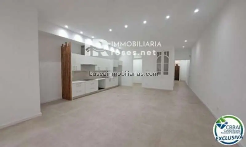 Villa en Venta en Figueres 4 habitaciones 3 baños