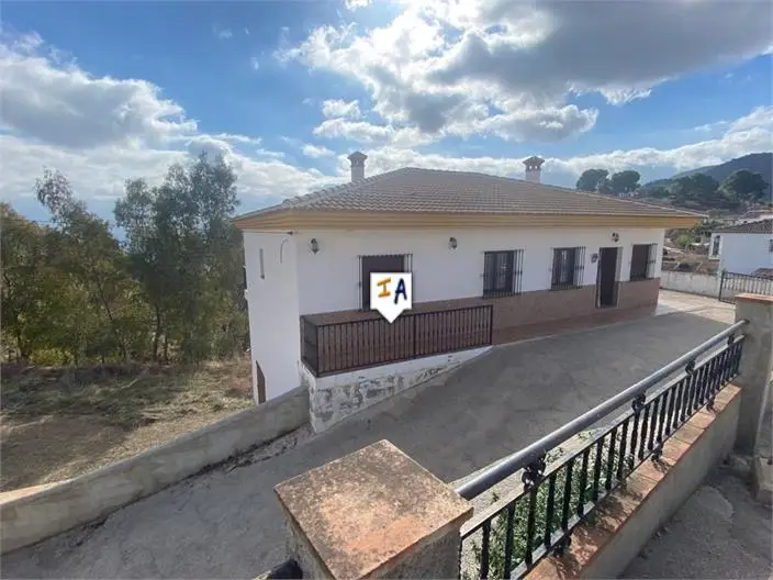 Chalet en Venta Comares 4 Dormitorios 2 Baños Gran Jardin