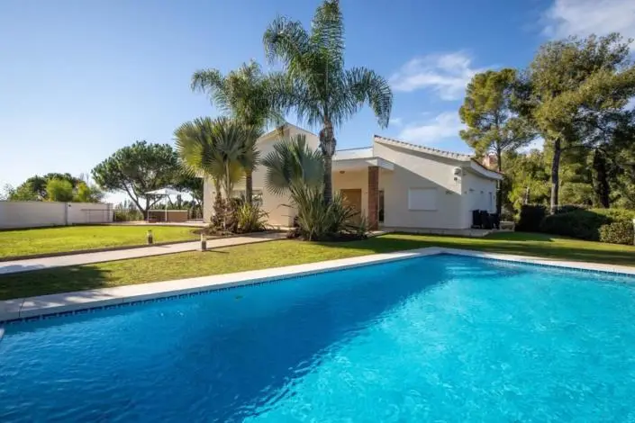 4 Bed Villa for sale